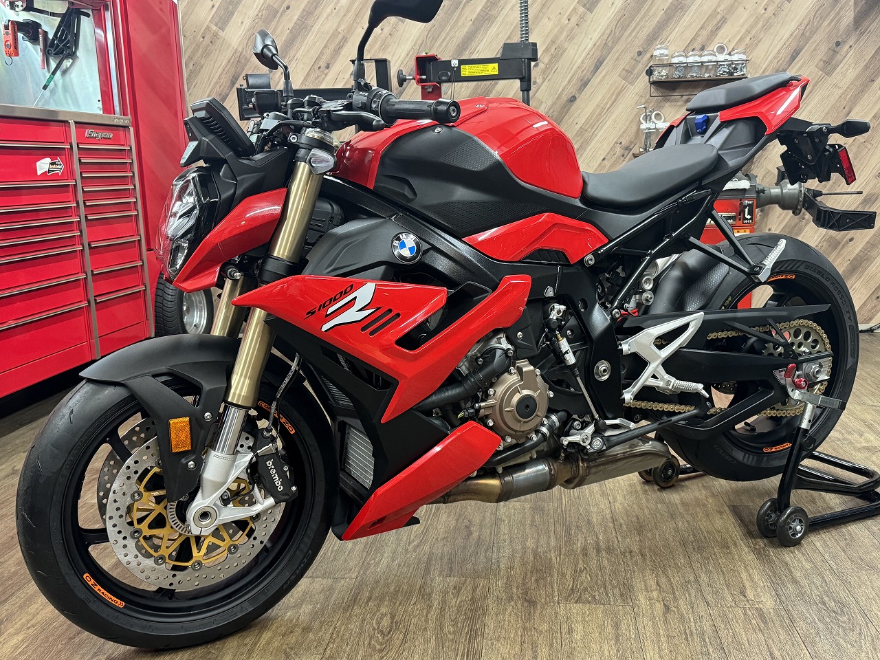 BMW S1000R 2022年式 OZ Racingホイール交換(タイヤ、ディスクローター